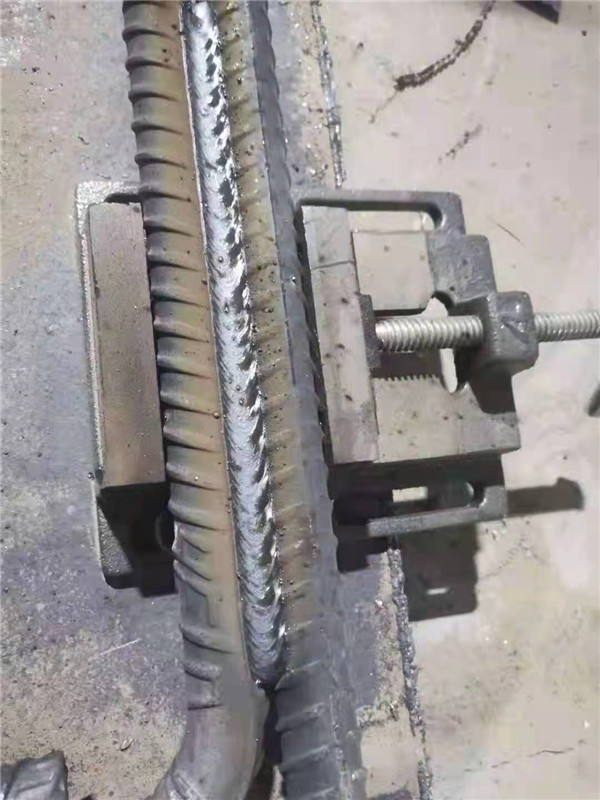 盖骨梁焊接机器人